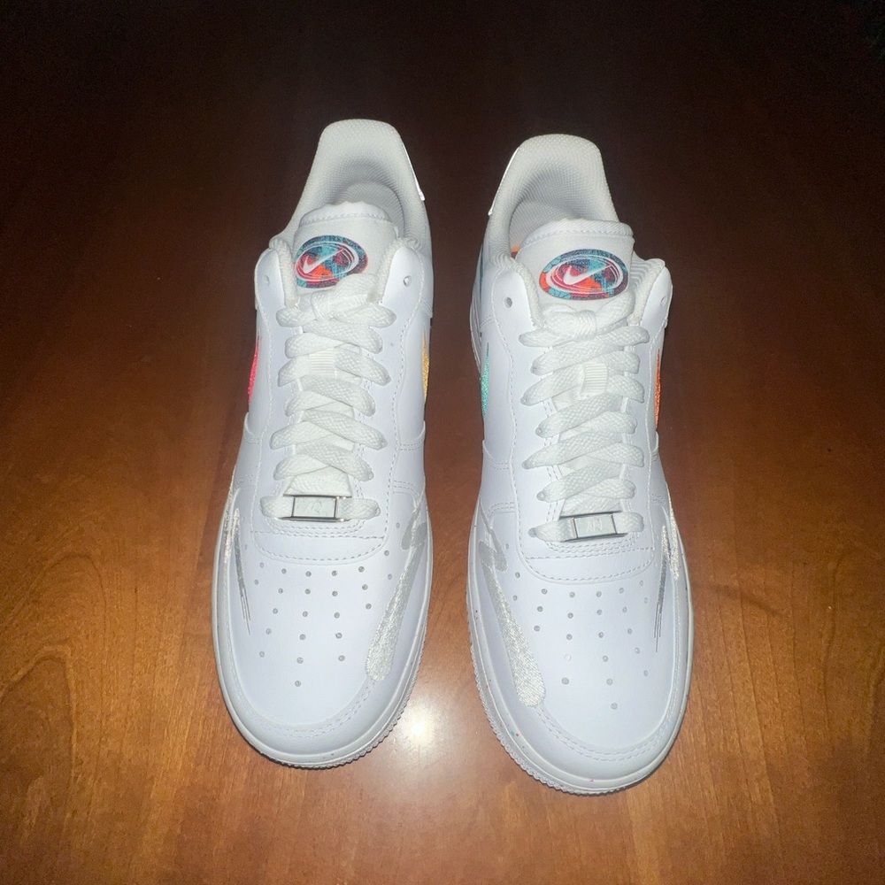 Women’s sZ 10 Nike Air Force 1 07’ white washed teal